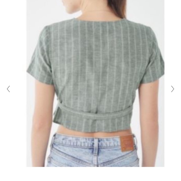 Urban Outfitters Short Sleeve Linen Blend Striped Crop Wrap Top Size Small - Picture 2 of 9